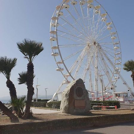T2 Climatise A 5 Minutes A Pied De La Plage Avec Parking, Piscine Et Wifi Fréjus المظهر الخارجي الصورة