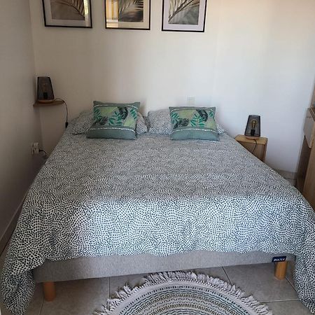 T2 Climatise A 5 Minutes A Pied De La Plage Avec Parking, Piscine Et Wifi Fréjus المظهر الخارجي الصورة