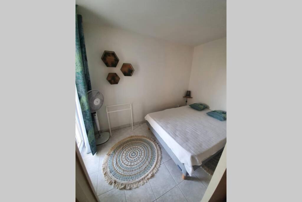 T2 Climatise A 5 Minutes A Pied De La Plage Avec Parking, Piscine Et Wifi Fréjus المظهر الخارجي الصورة