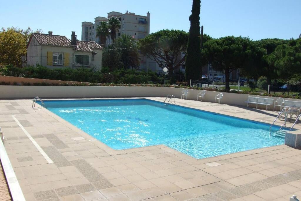 T2 Climatise A 5 Minutes A Pied De La Plage Avec Parking, Piscine Et Wifi Fréjus المظهر الخارجي الصورة